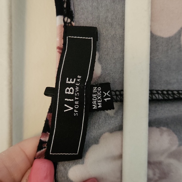 Floral dress,  size 1X - Picture 3 of 5